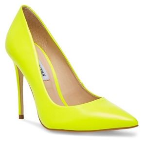 Steve Madden Classic Pump